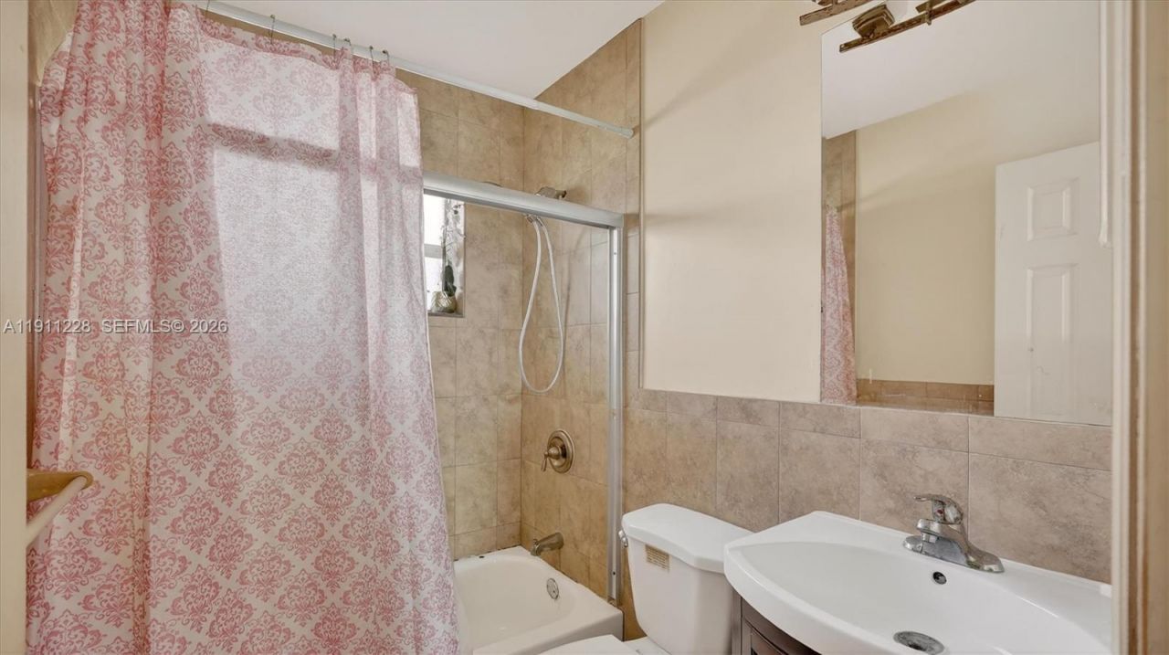 2835 NW 168th Ter, Miami Gardens, FL 33056 Photo