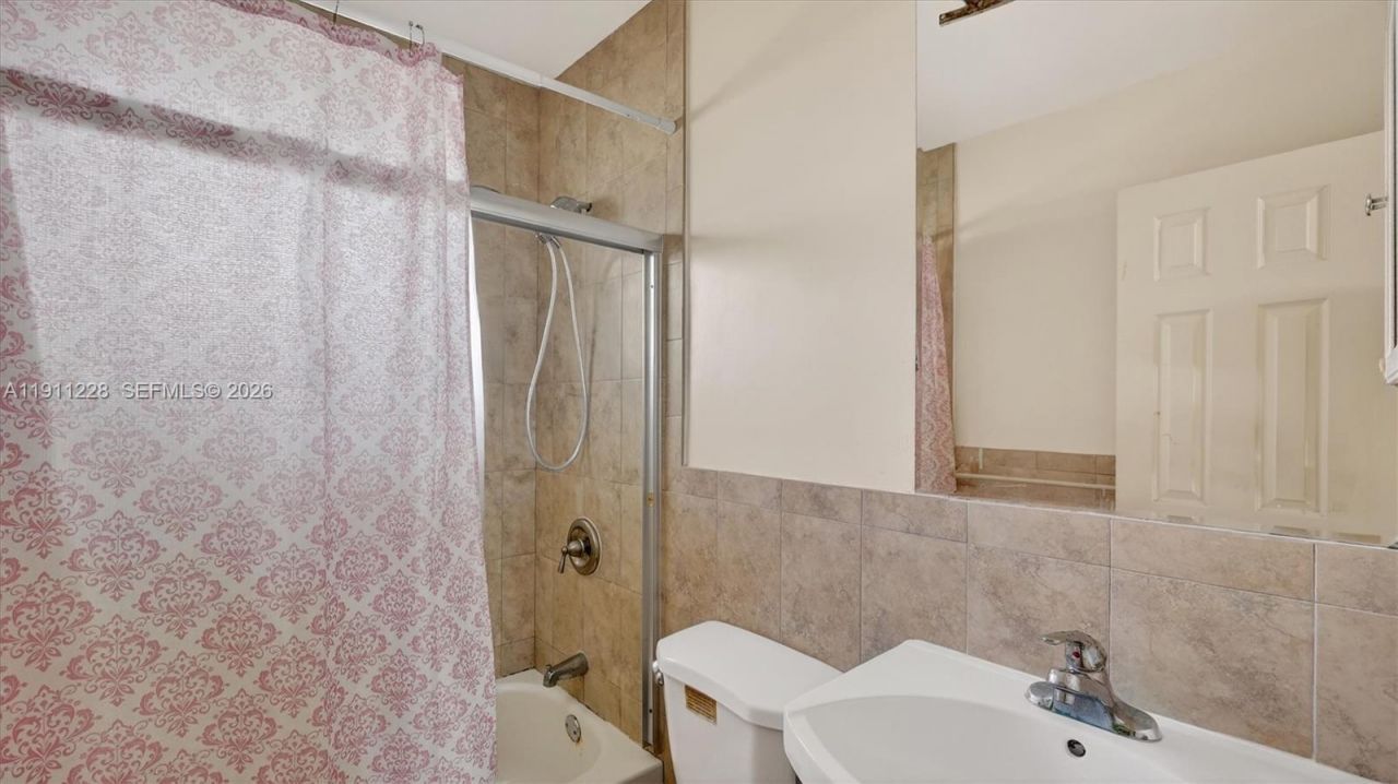 2835 NW 168th Ter, Miami Gardens, FL 33056 Photo