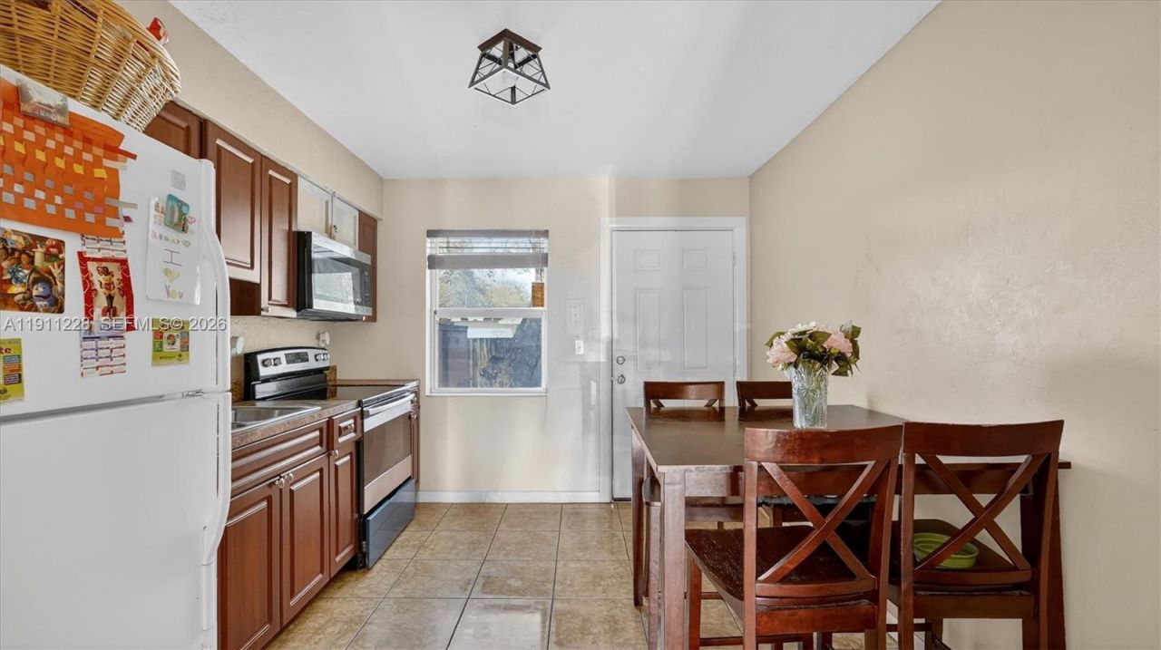 2835 NW 168th Ter, Miami Gardens, FL 33056 Photo