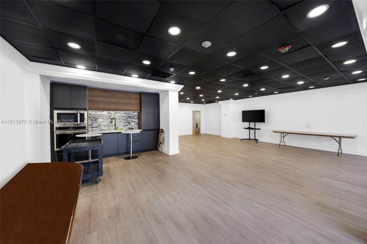 1865 79th St Cswy, Unit 14D, North Bay Village, FL 33141 Photo