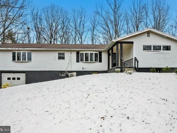 145 N WYLAM STREET, FRACKVILLE, PA 17931