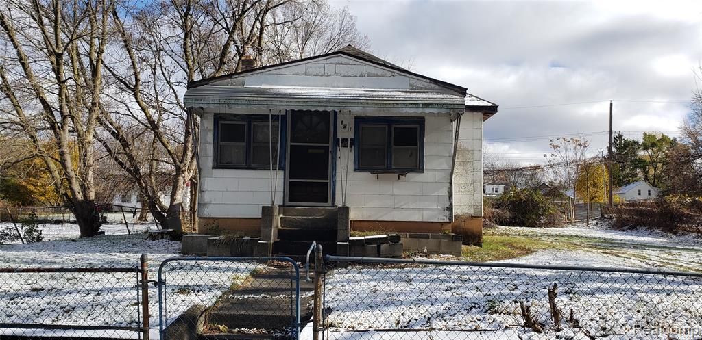 481 Harvey Avenue, Pontiac, MI 48341 Main Photo