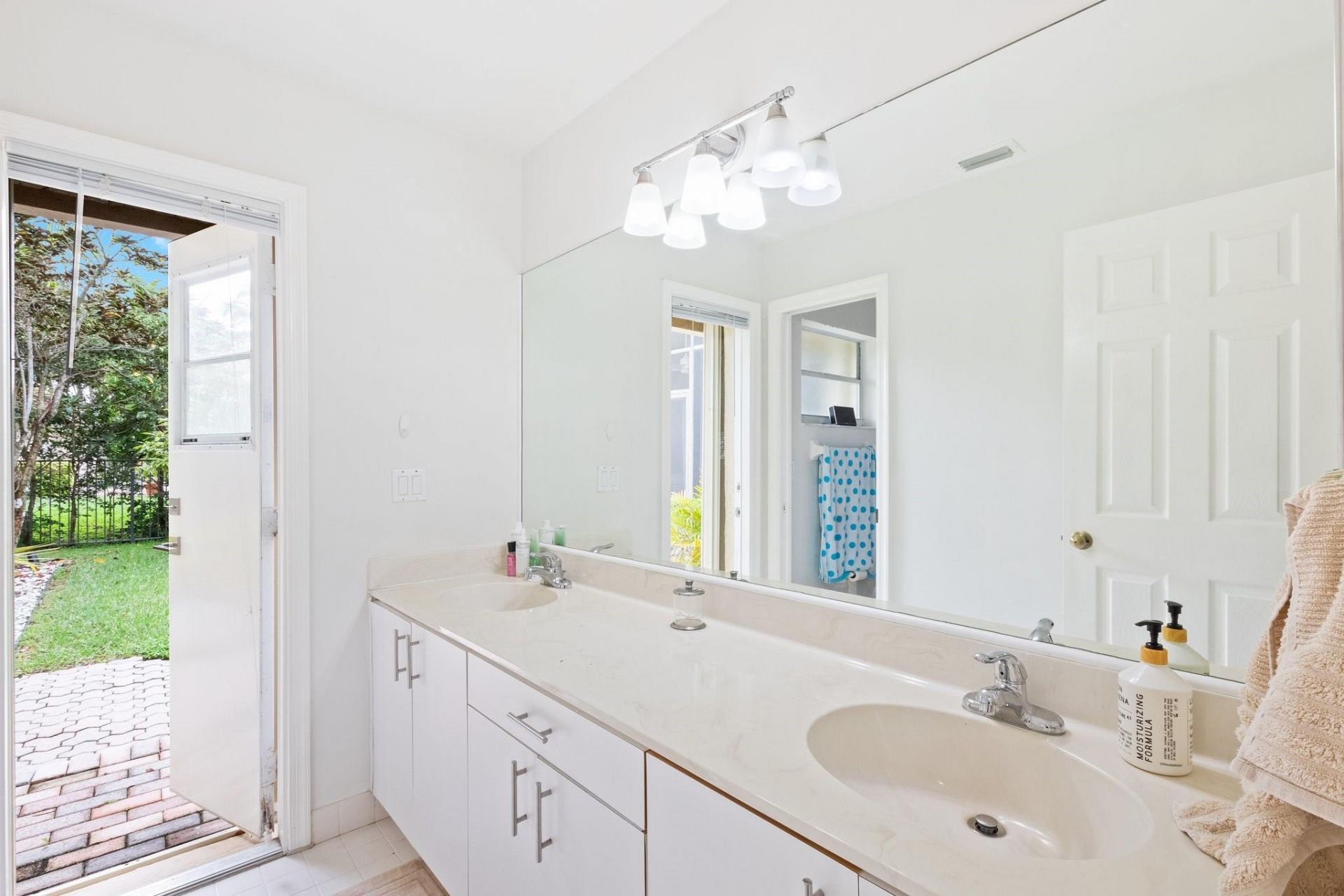 1007 Spoonbill Circle, Weston, FL 33326 Photo