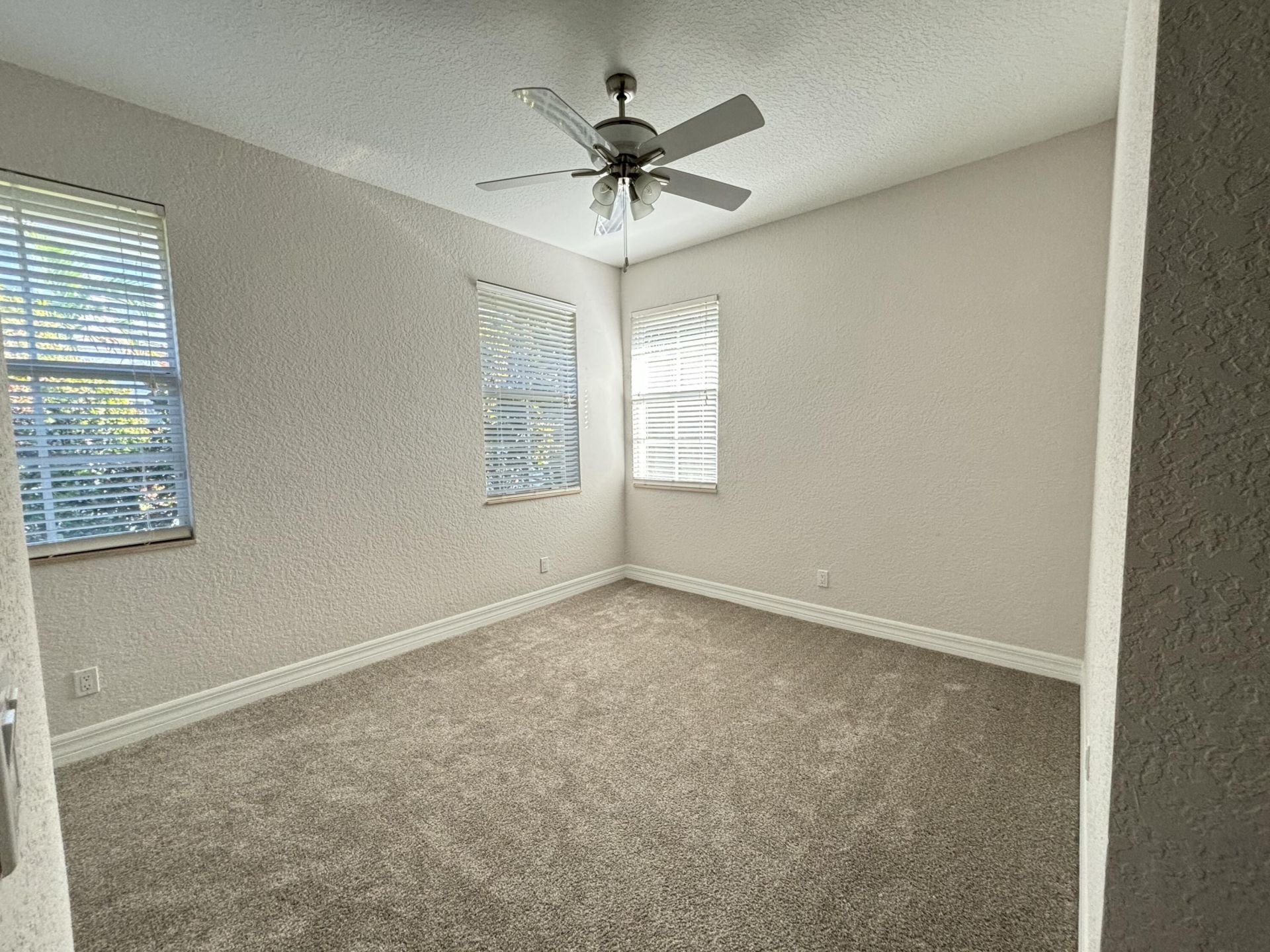 909 NW 18th Avenue, Boca Raton, FL 33486 Photo