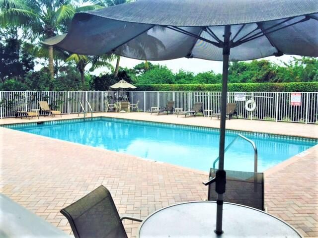 909 NW 18th Avenue, Boca Raton, FL 33486 Photo