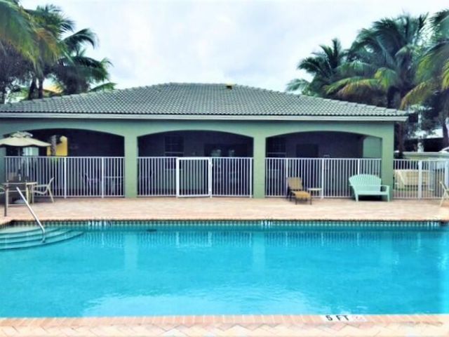 909 NW 18th Avenue, Boca Raton, FL 33486 Photo