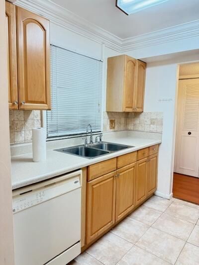 4 Golfs Edge, Unit E, West Palm Beach, FL 33417 Main Photo