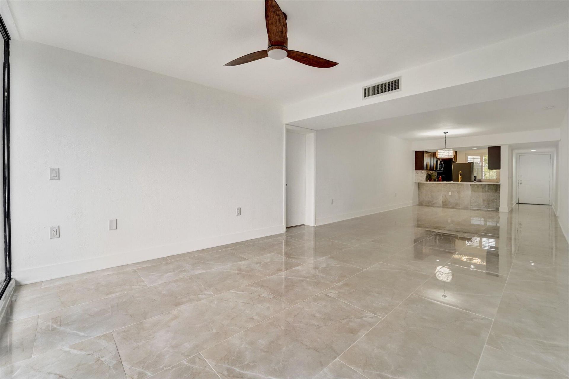 6181 Balboa Circle, Unit 303, Boca Raton, FL 33433 Photo