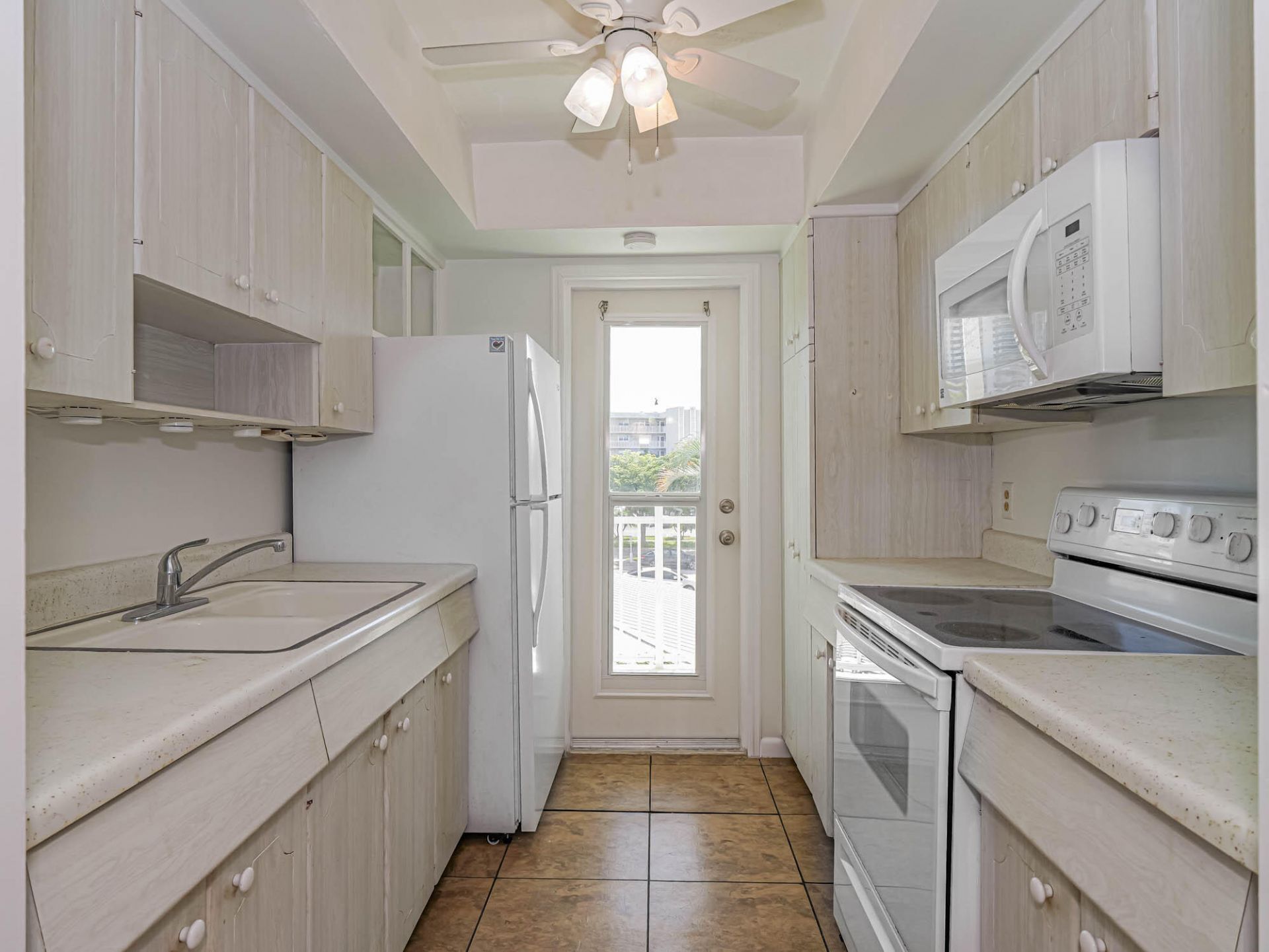 37 Yacht Club Drive, Unit 310, North Palm Beach, FL 33408 Photo