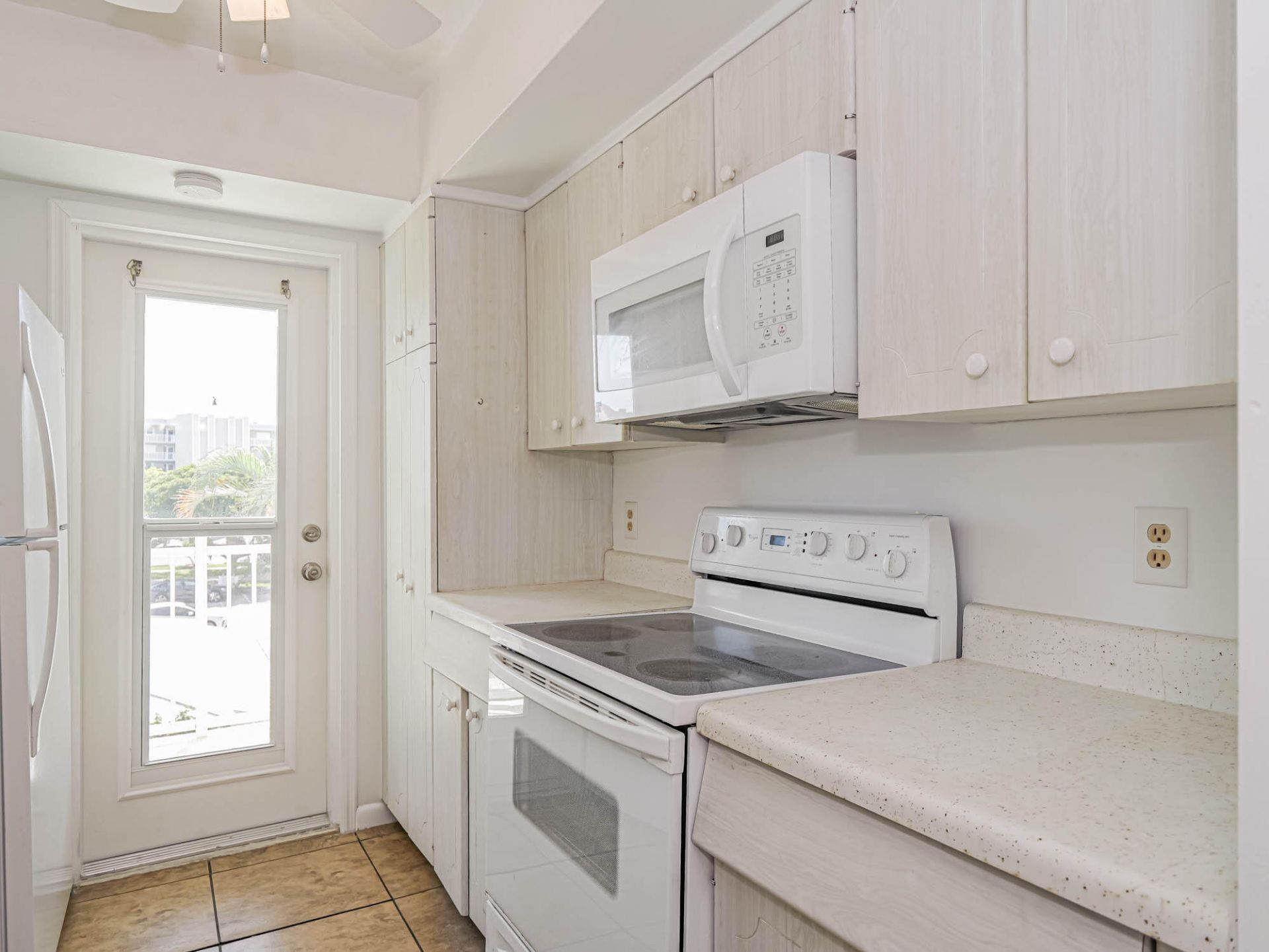 37 Yacht Club Drive, Unit 310, North Palm Beach, FL 33408 Photo