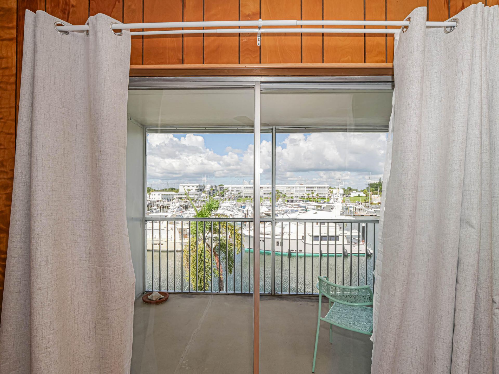 37 Yacht Club Drive, Unit 310, North Palm Beach, FL 33408 Photo