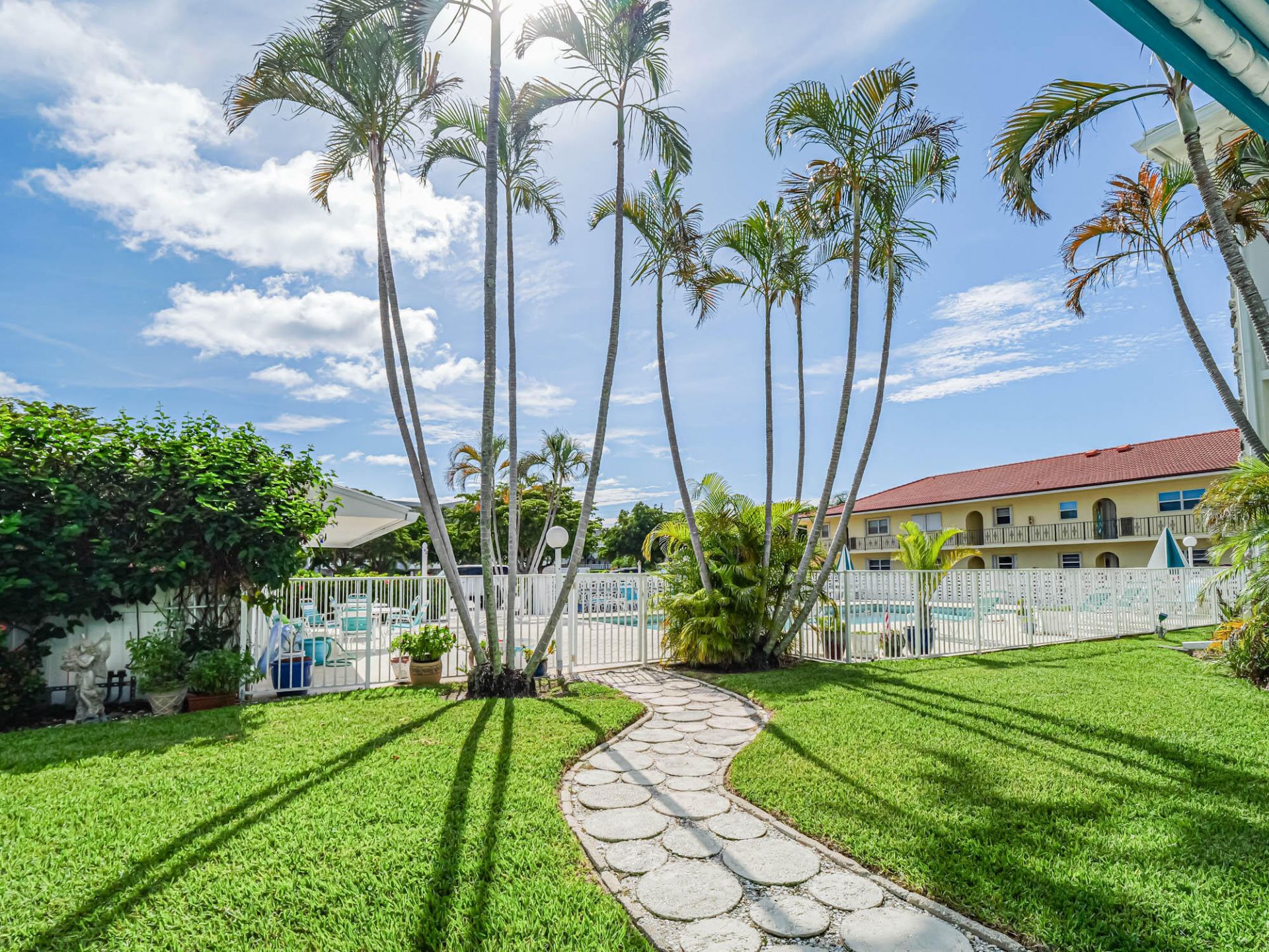 37 Yacht Club Drive, Unit 310, North Palm Beach, FL 33408 Photo