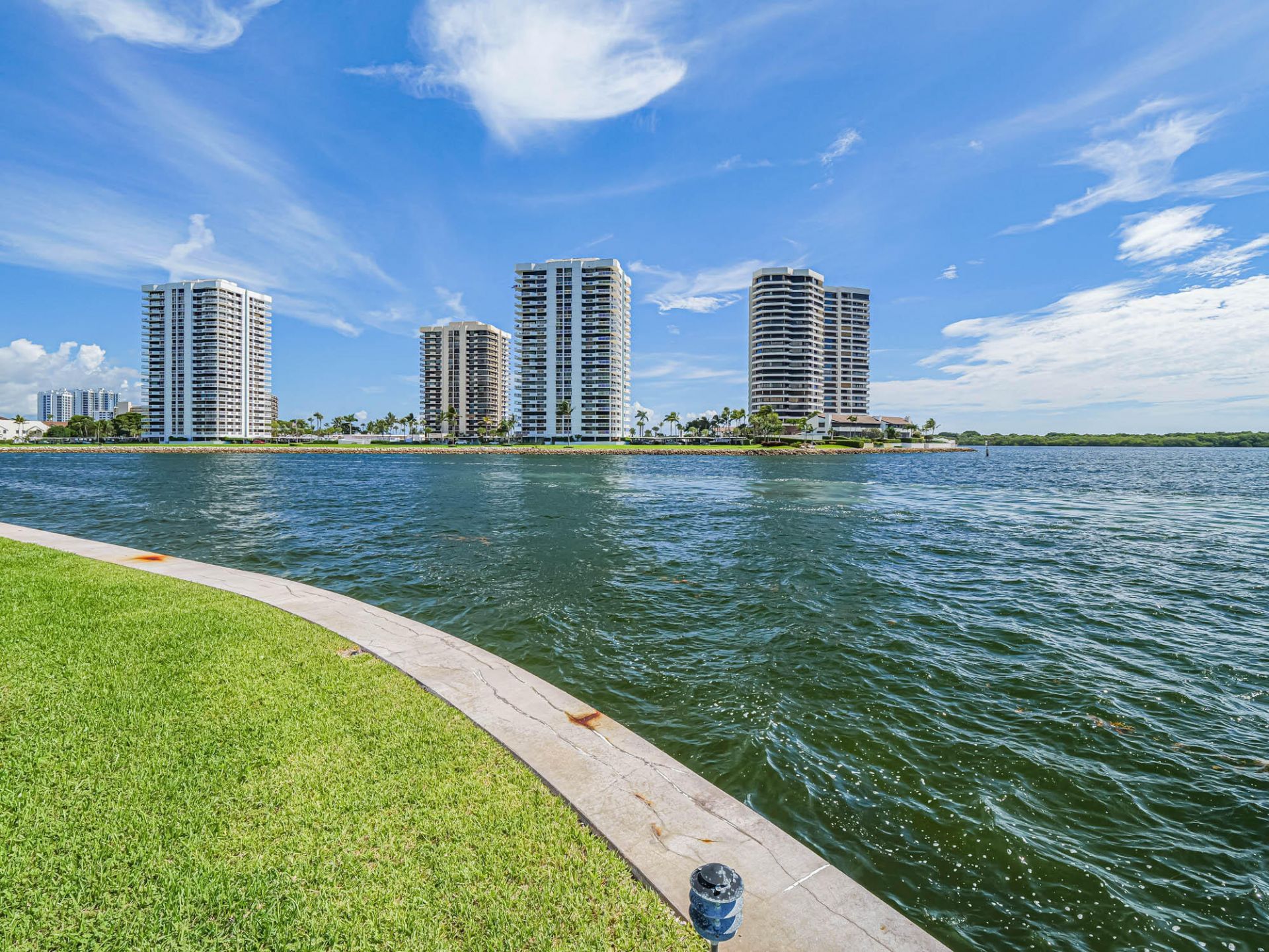 37 Yacht Club Drive, Unit 310, North Palm Beach, FL 33408 Photo