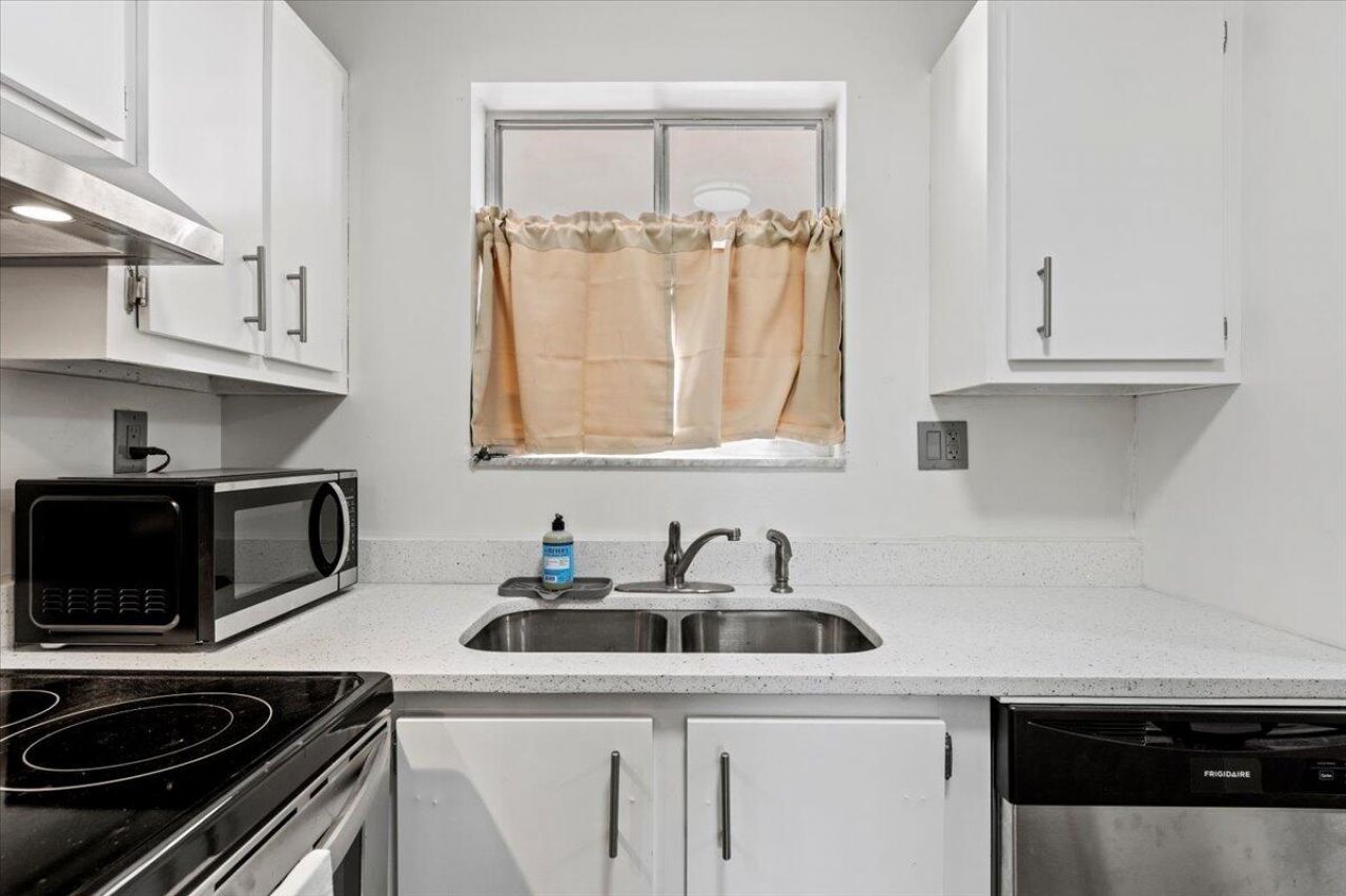 300 Waterway Drive S, Unit 308, Lantana, FL 33462 Photo