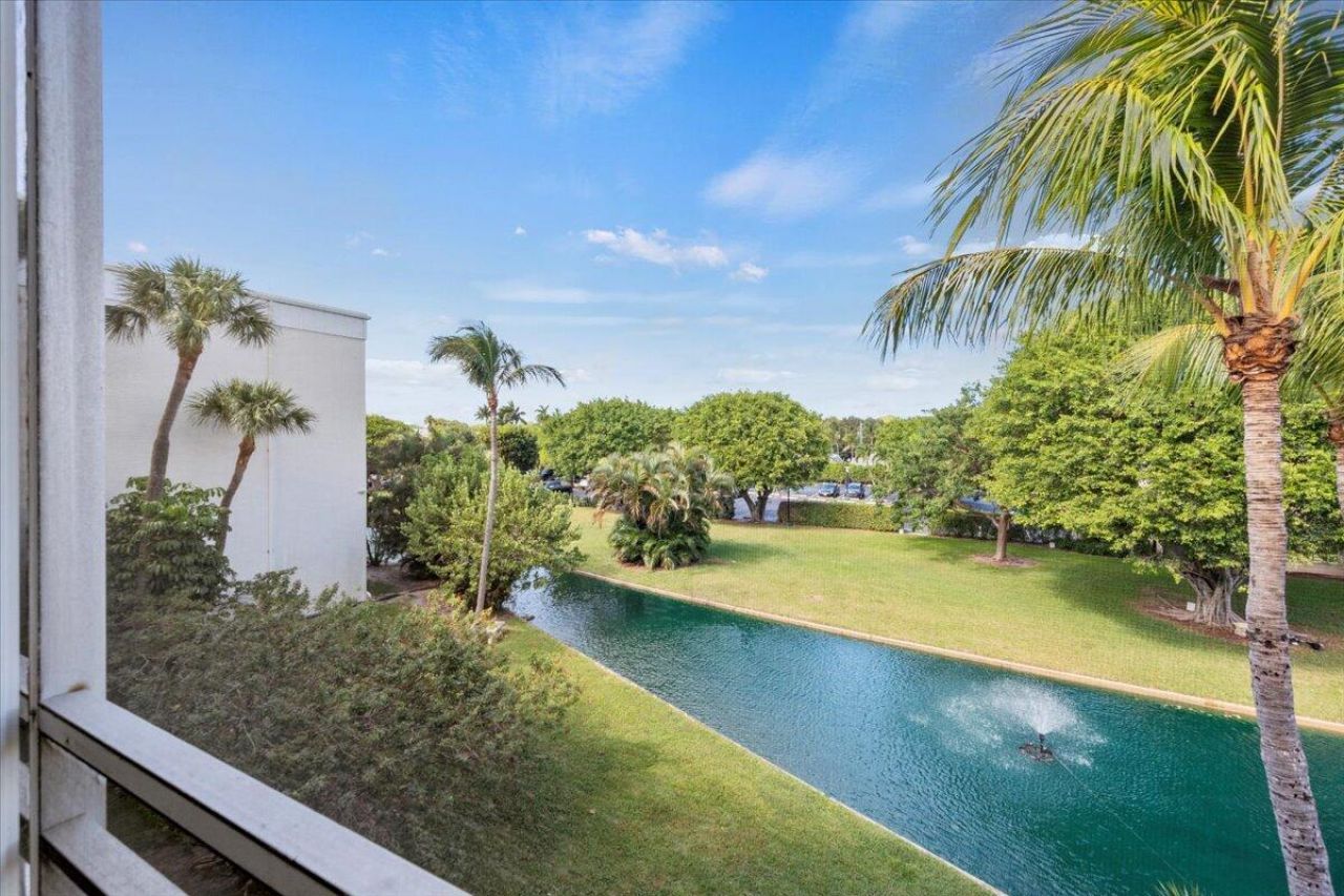 300 Waterway Drive S, Unit 308, Lantana, FL 33462 Photo