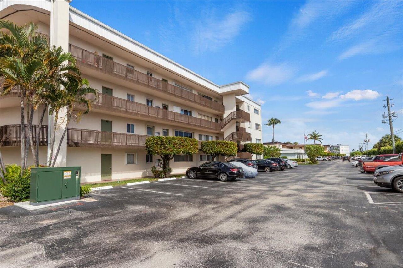300 Waterway Drive S, Unit 308, Lantana, FL 33462 Photo