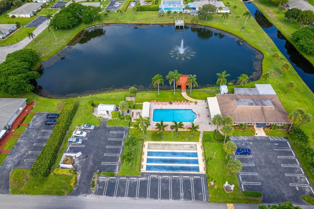 180 High Point Terrace E, Unit C, Delray Beach, FL 33445 Photo