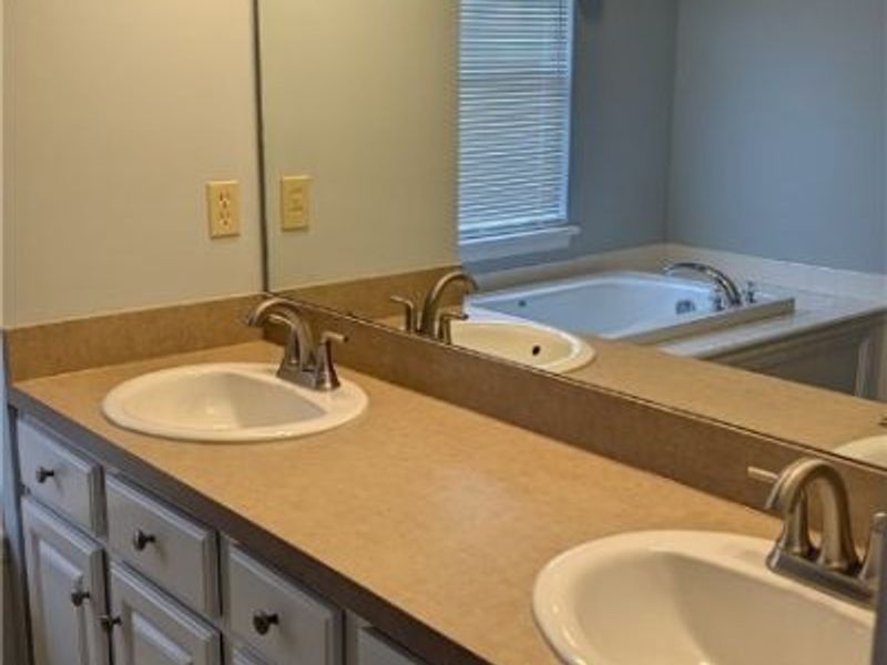 3768 Martins Run Drive, Lorain, OH 44053 Photo 24