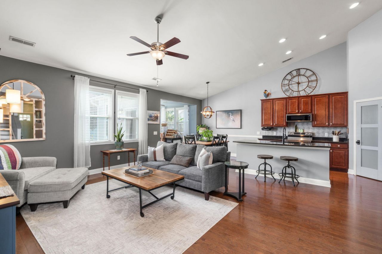 3169 Conservancy Lane Photo 4