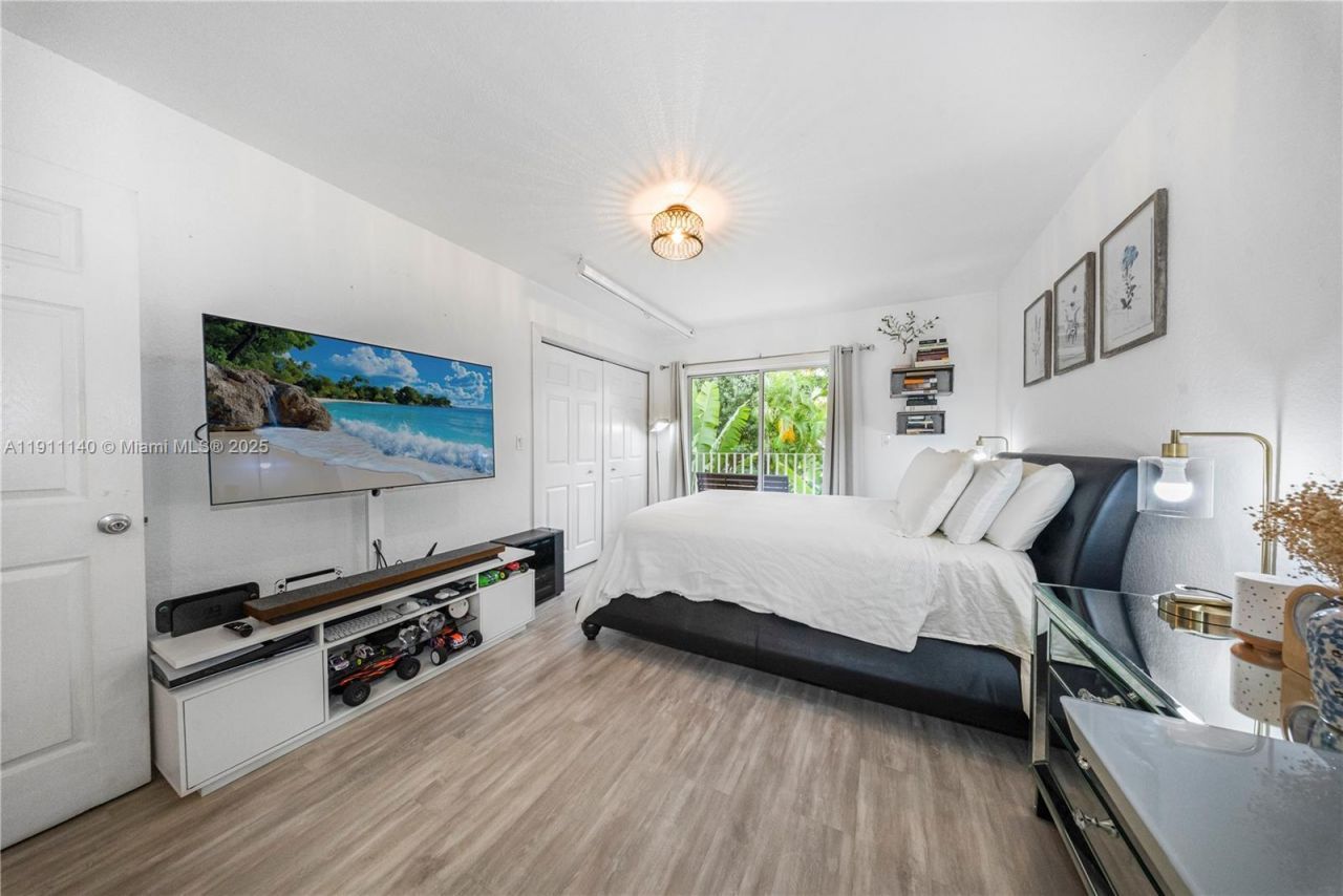 3130 Bird Ave, Unit 12, Miami, FL 33133 Photo