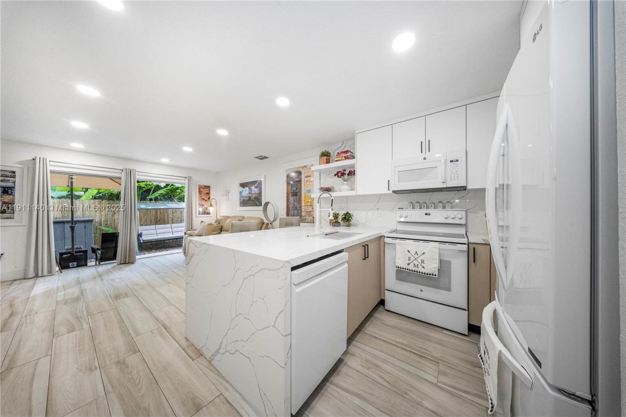 3130 Bird Ave, Unit 12, Miami, FL 33133 Photo