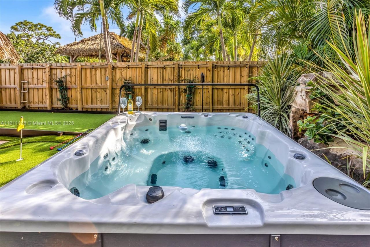 2004 NE 17th Way, Fort Lauderdale, FL 33305 Photo