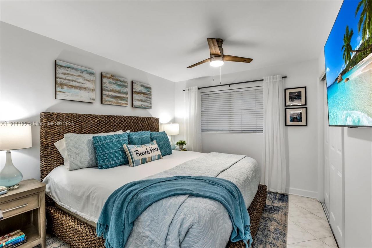 2004 NE 17th Way, Fort Lauderdale, FL 33305 Photo