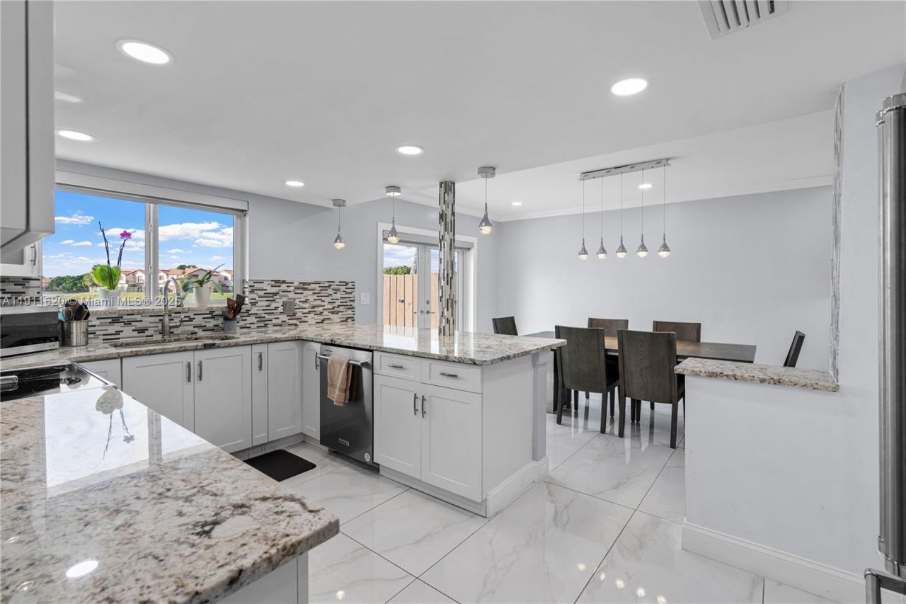 5262 SW 153rd Ct, Miami, FL 33185 Photo