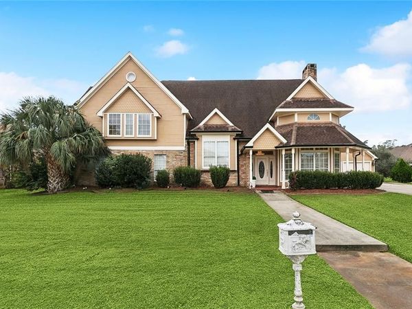 3504 LAKE PALOURDE Drive, Harvey, LA 70058