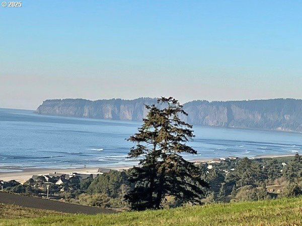 6405 SOUTHVIEW LN, Unit 45, Cloverdale, OR 97112