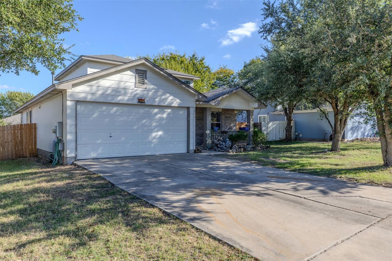 918 Estate Dr Dr, Hutto, TX 78634 Main Photo