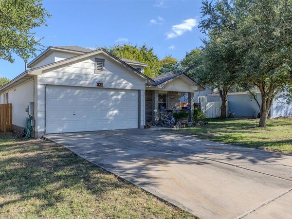 918 ESTATE DR DR, Hutto, TX 78634