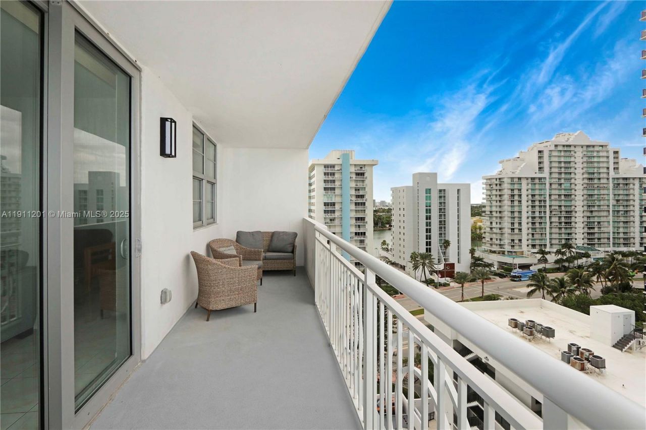 5825 Collins Ave, Unit 11E, Miami Beach, FL 33140 Photo