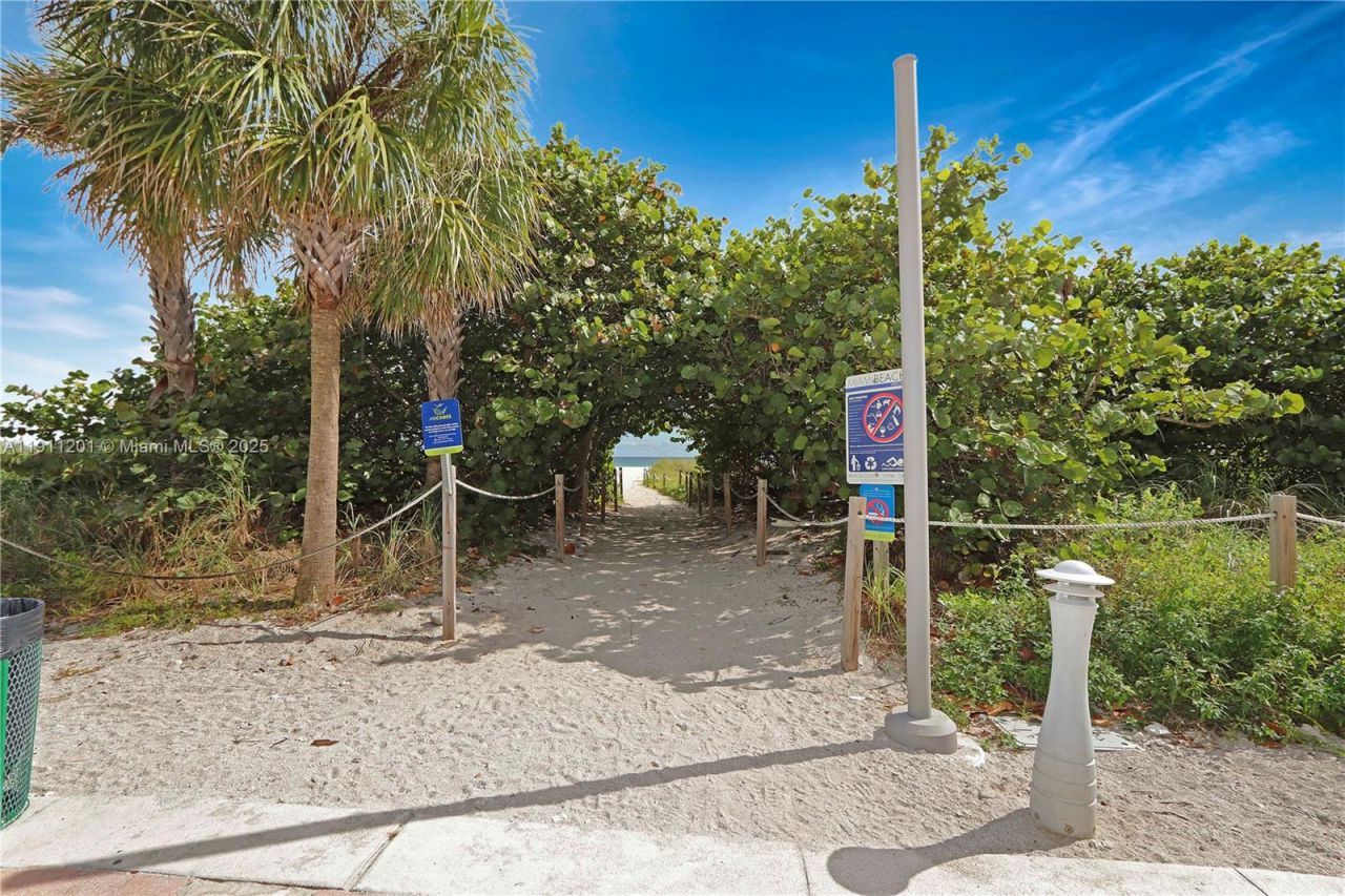 5825 Collins Ave, Unit 11E, Miami Beach, FL 33140 Photo