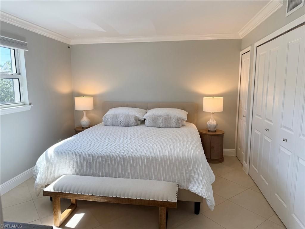 960 7th St S, Unit 202, Naples, FL 34102 Photo