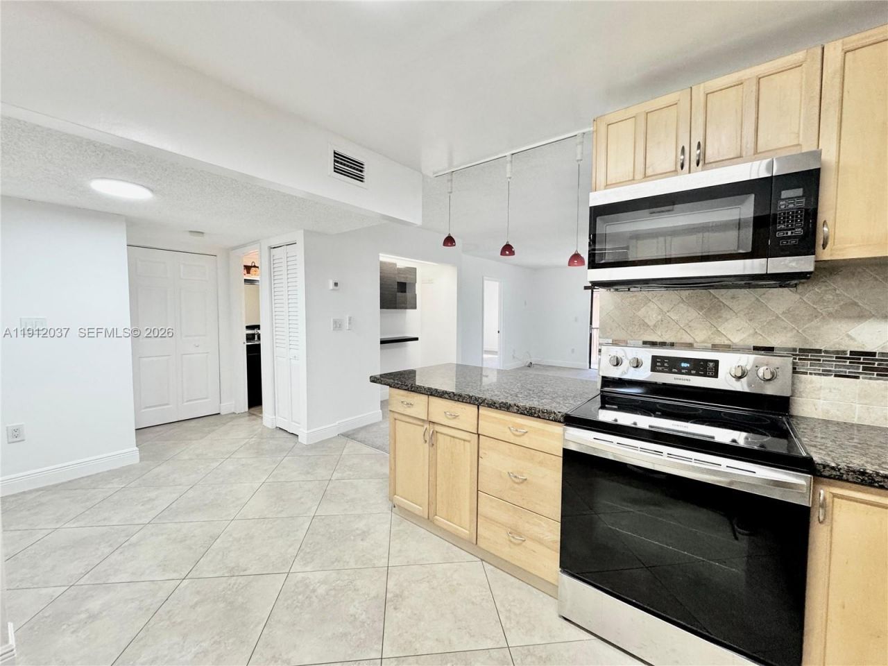 8632 NW 34th Pl, Unit C207, Sunrise, FL 33351 Photo