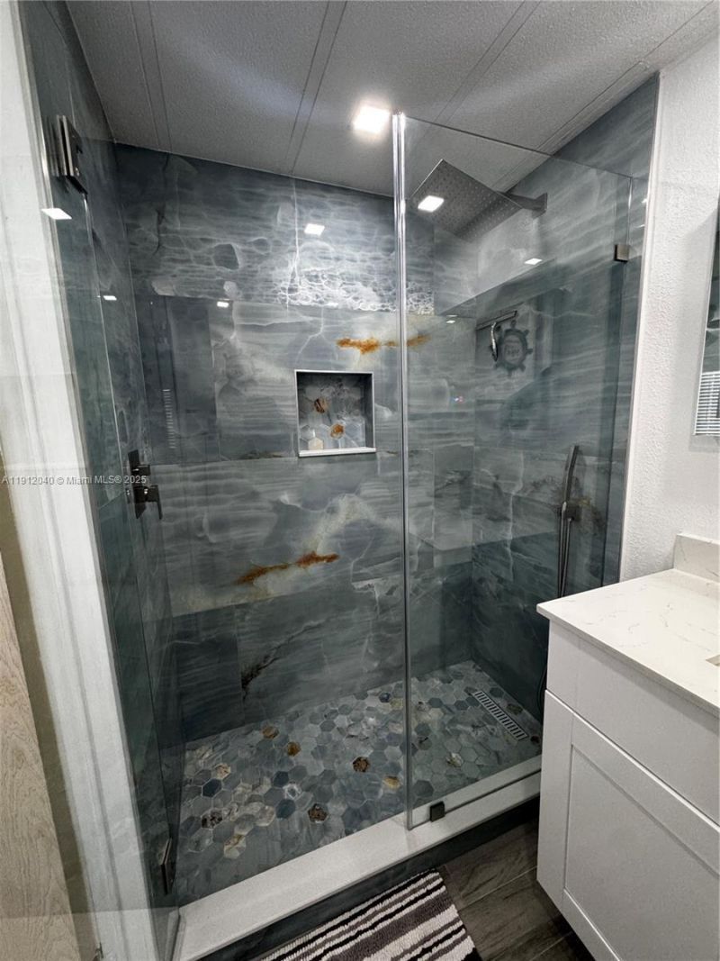 228 Orchid St, Tavernier, FL 33070 Photo