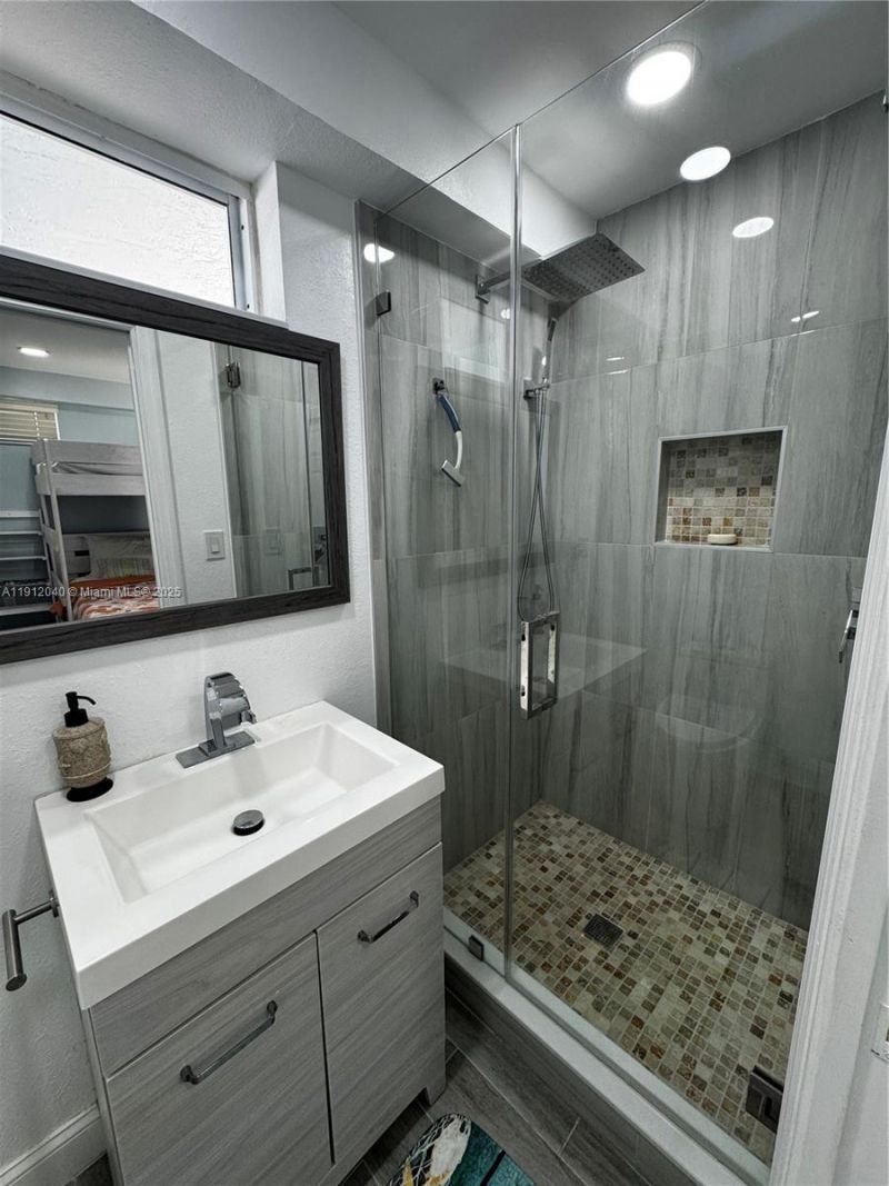 228 Orchid St, Tavernier, FL 33070 Photo