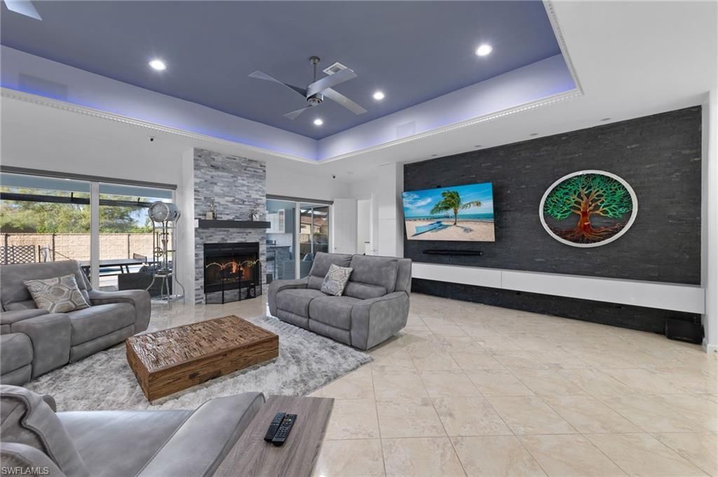 837 SW 22nd Ter, Cape Coral, FL 33991 Photo