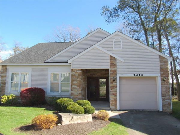 2413 South Ridge Place, Hidden Valley, PA 15502