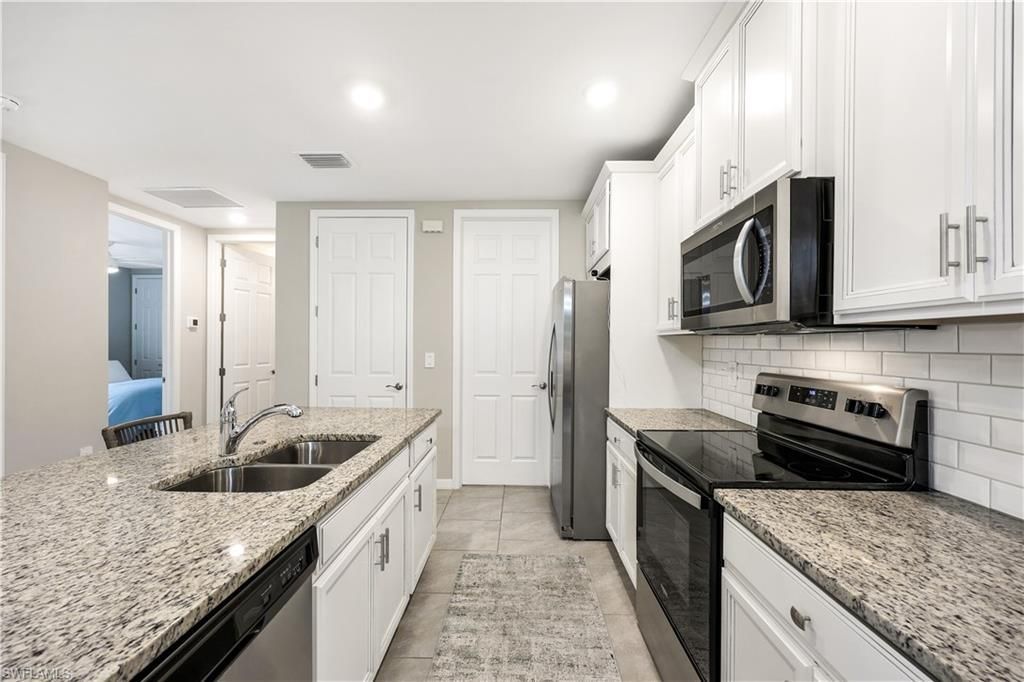 14551 Edgewater Cir, Naples, FL 34114 Photo