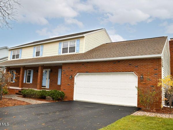 15 Delta Boulevard, Colonie, NY 12047