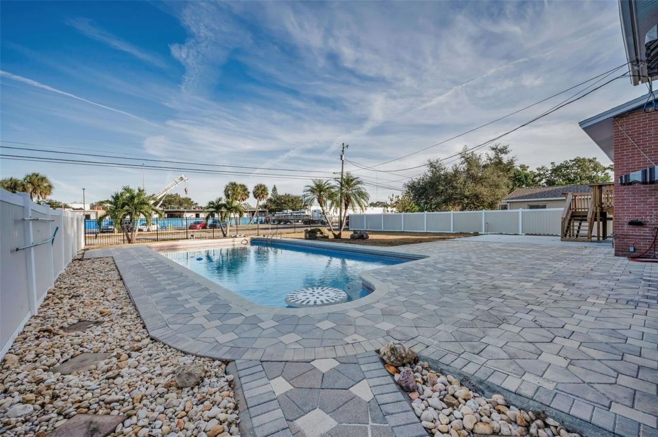 8273 131st Way N, Seminole, FL 33776 Photo