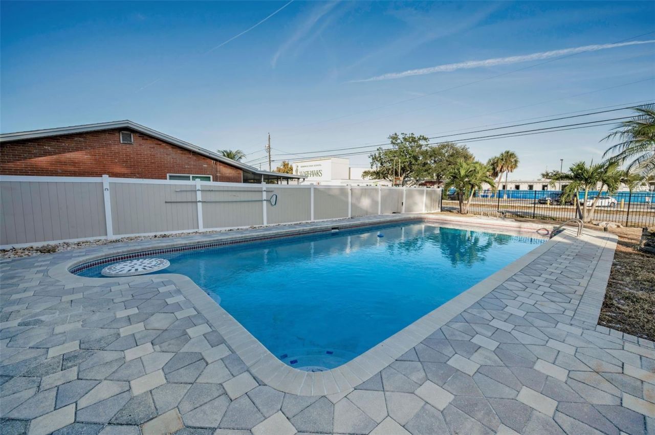 8273 131st Way N, Seminole, FL 33776 Photo