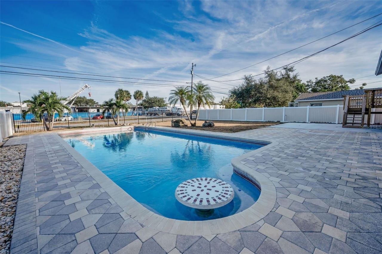 8273 131st Way N, Seminole, FL 33776 Photo