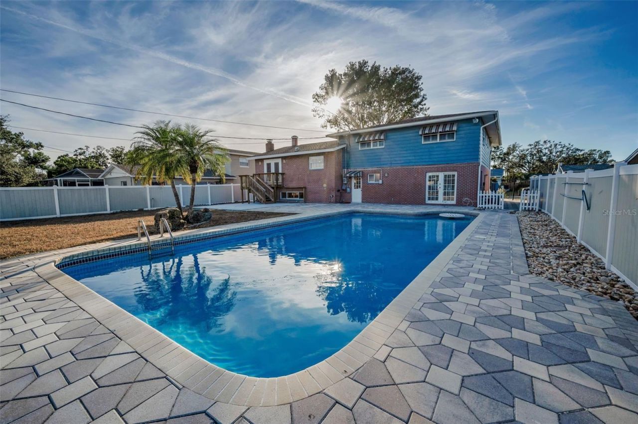 8273 131st Way N, Seminole, FL 33776 Photo