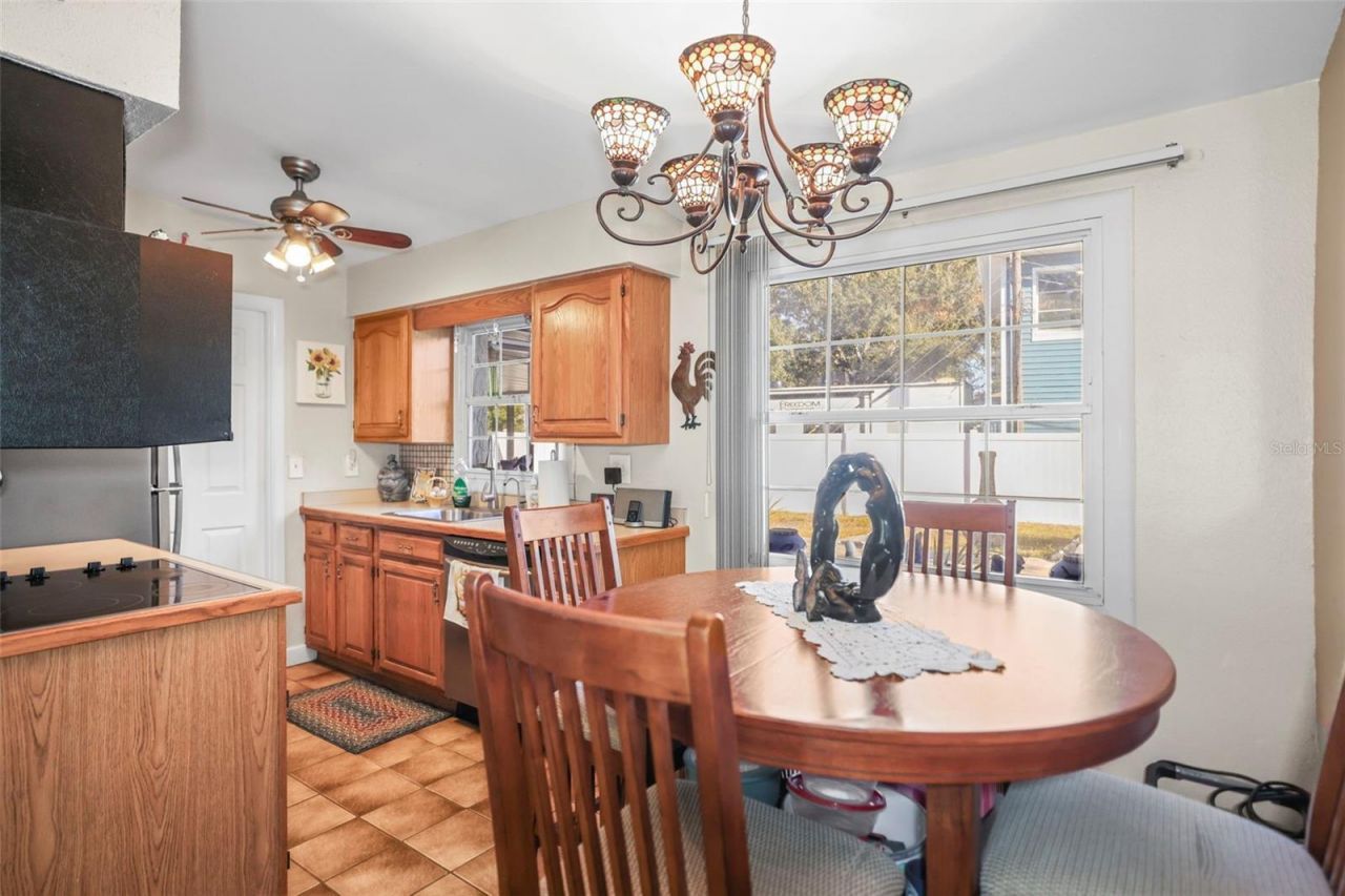 401 Davison Avenue Ne, Saint Petersburg, FL 33703 Photo