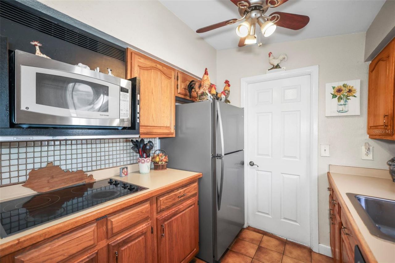 401 Davison Avenue Ne, Saint Petersburg, FL 33703 Photo