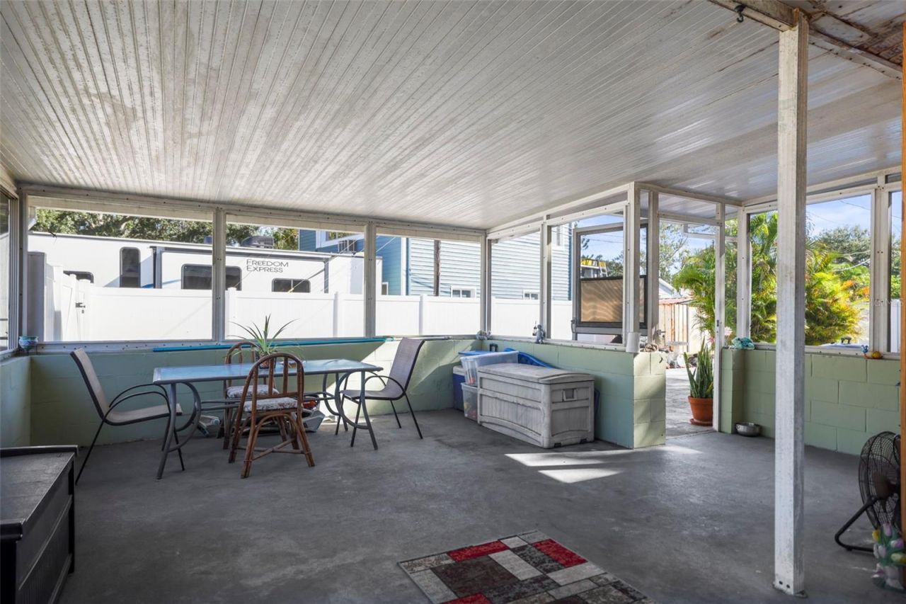 401 Davison Avenue Ne, Saint Petersburg, FL 33703 Photo