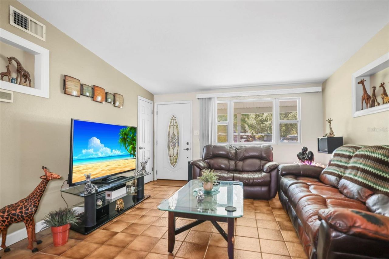 401 Davison Avenue Ne, Saint Petersburg, FL 33703 Photo